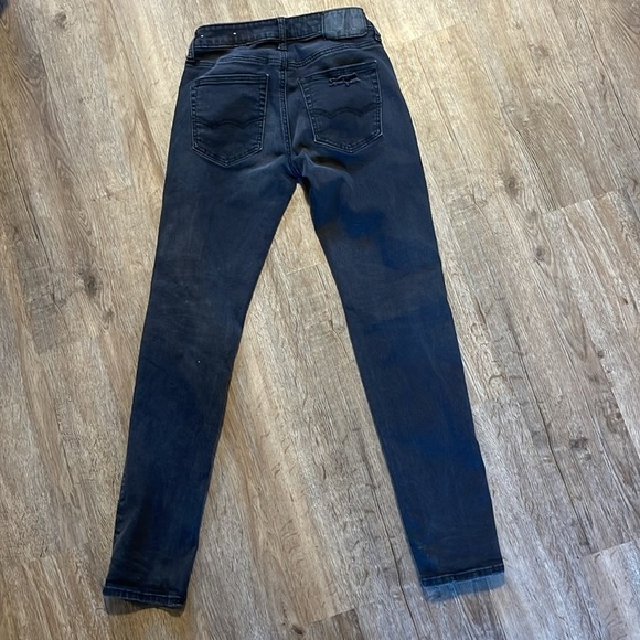 AMERICAN EAGLE DISTRESSED SKINNY JEANS (26x30) - Picture 6 of 7